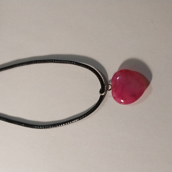 Pink polished agate heart gemstone necklace - Picture 1 of 1